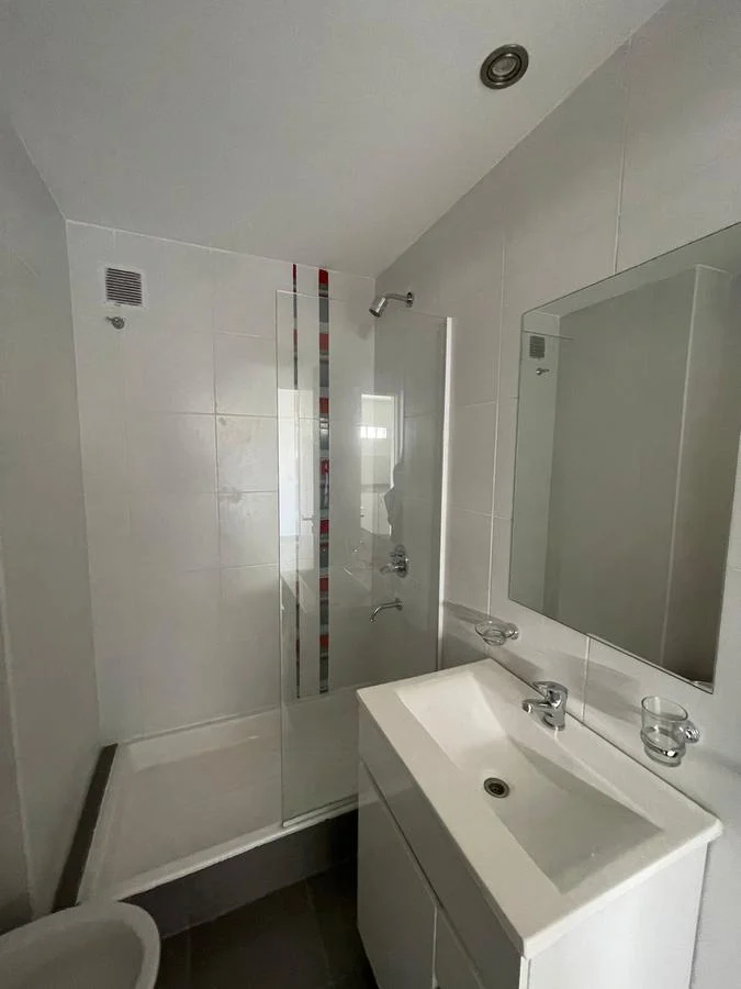 62781664124619178868142856661358264107268721795095350006804728489248596530532 (1)