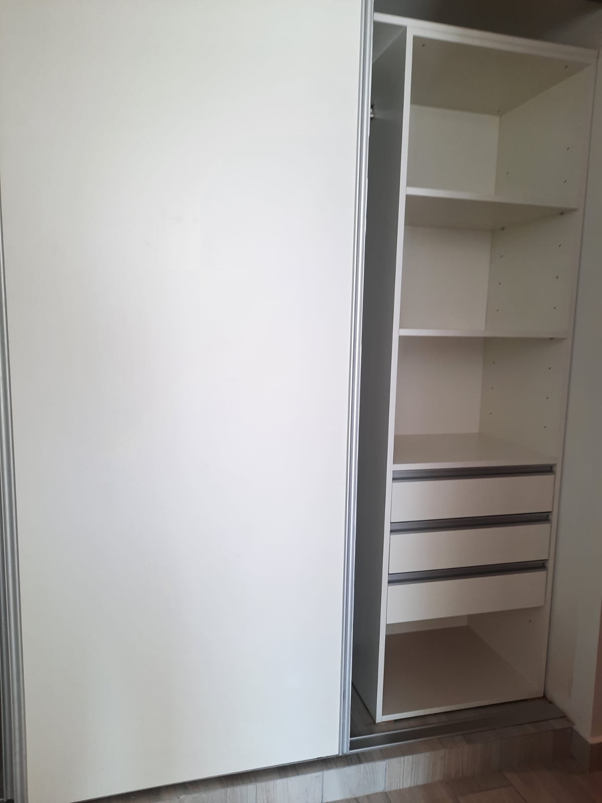 74b73a5f-4248-438e-8f74-2985a8987579