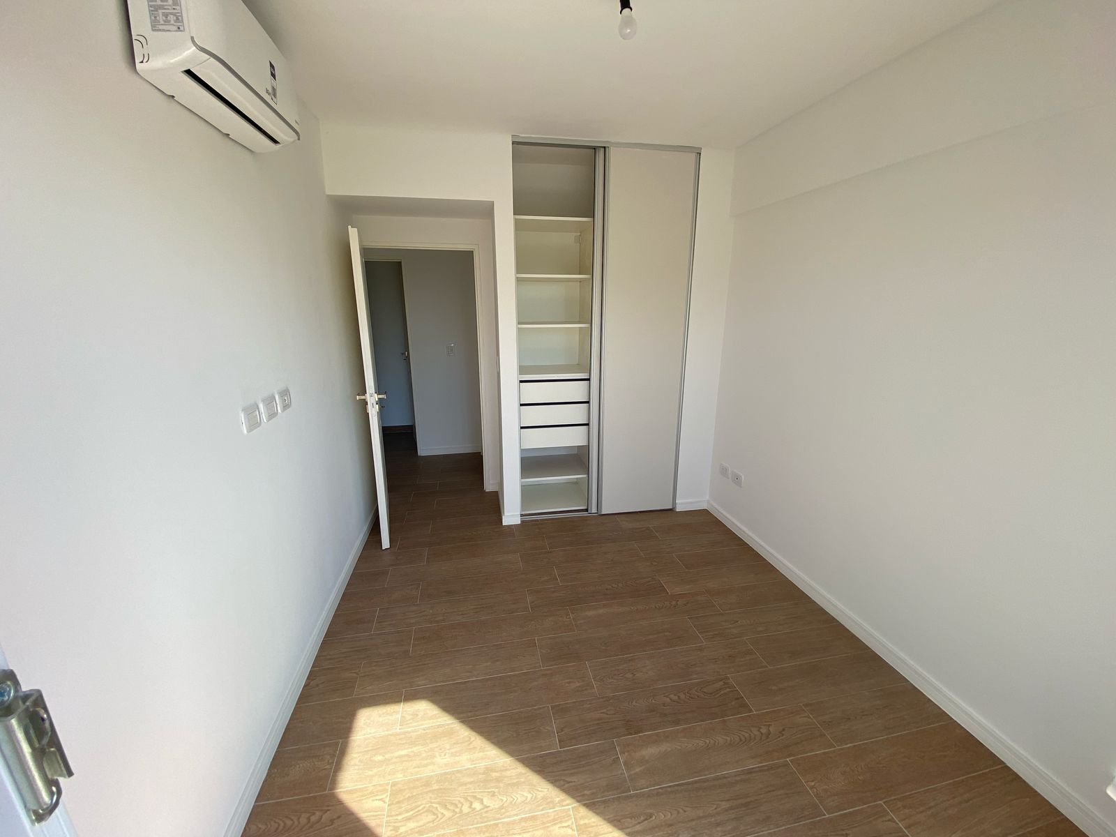 WhatsApp Image 2025-03-20 at 11.41.43 (1)