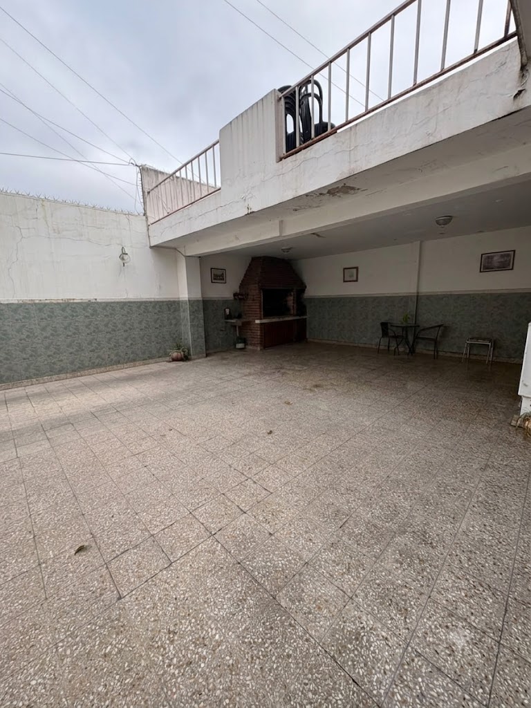 PATIO SIN CAMIONETA